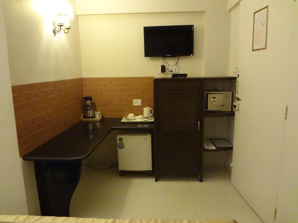 Avion Hotel Mumbai Room photo