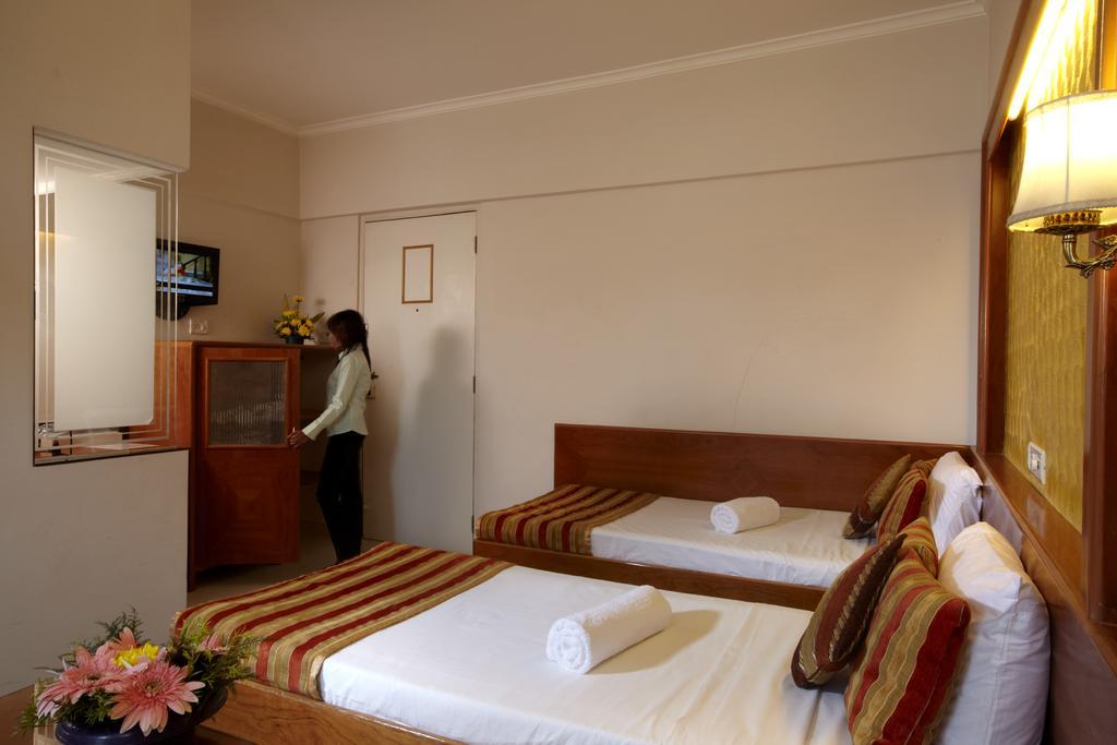 Avion Hotel Mumbai Exterior photo