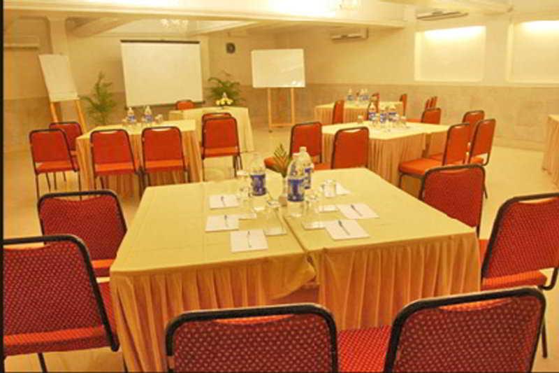 Avion Hotel Mumbai Exterior photo