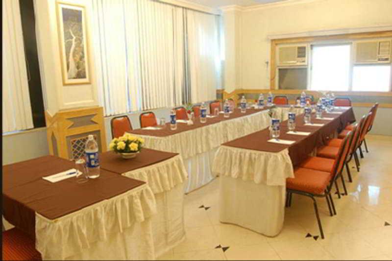 Avion Hotel Mumbai Exterior photo