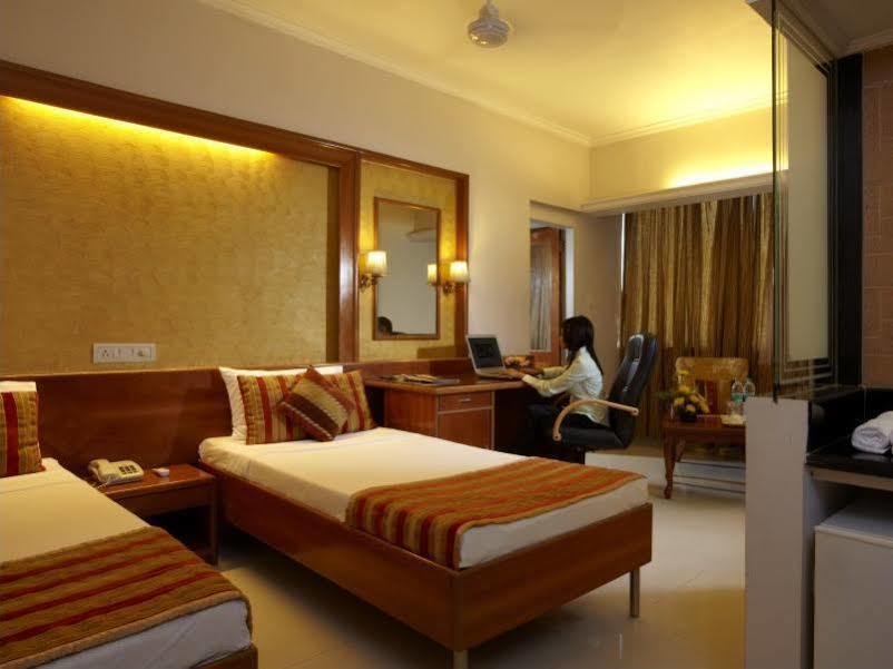 Avion Hotel Mumbai Exterior photo