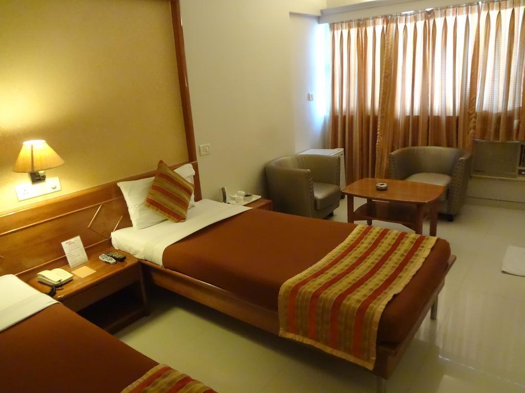 Avion Hotel Mumbai Exterior photo