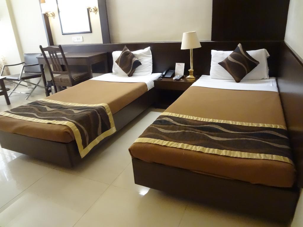 Avion Hotel Mumbai Exterior photo