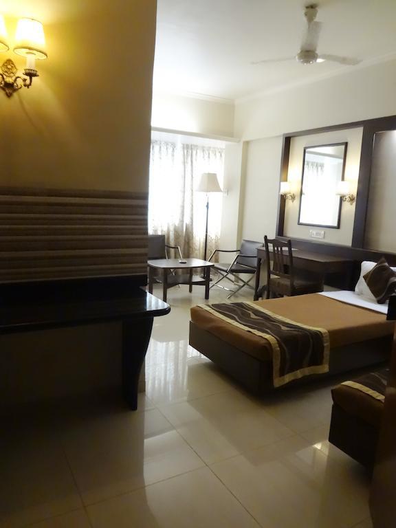 Avion Hotel Mumbai Exterior photo