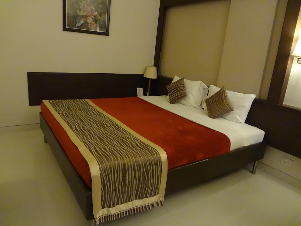 Avion Hotel Mumbai Exterior photo