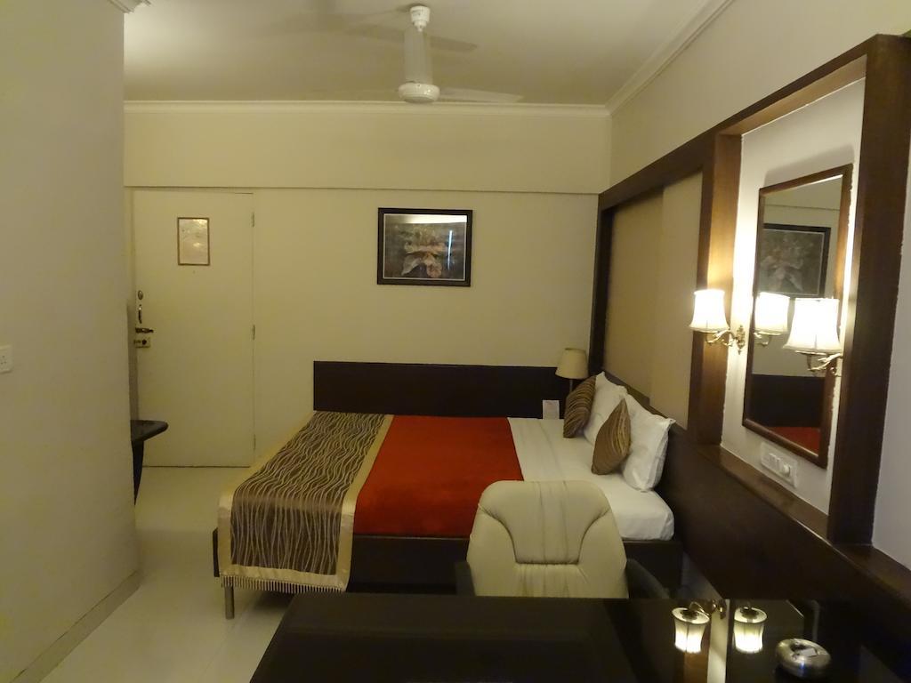 Avion Hotel Mumbai Exterior photo
