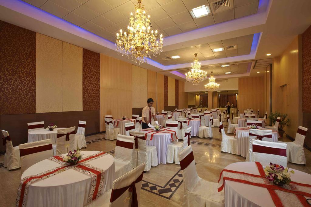 Avion Hotel Mumbai Exterior photo